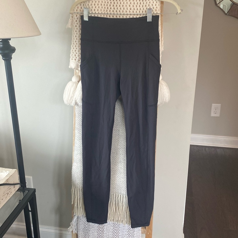 Lululemon high waisted leggings. Black size 4